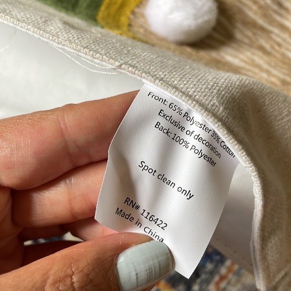 Decorative table runner - Picture 5 of 6